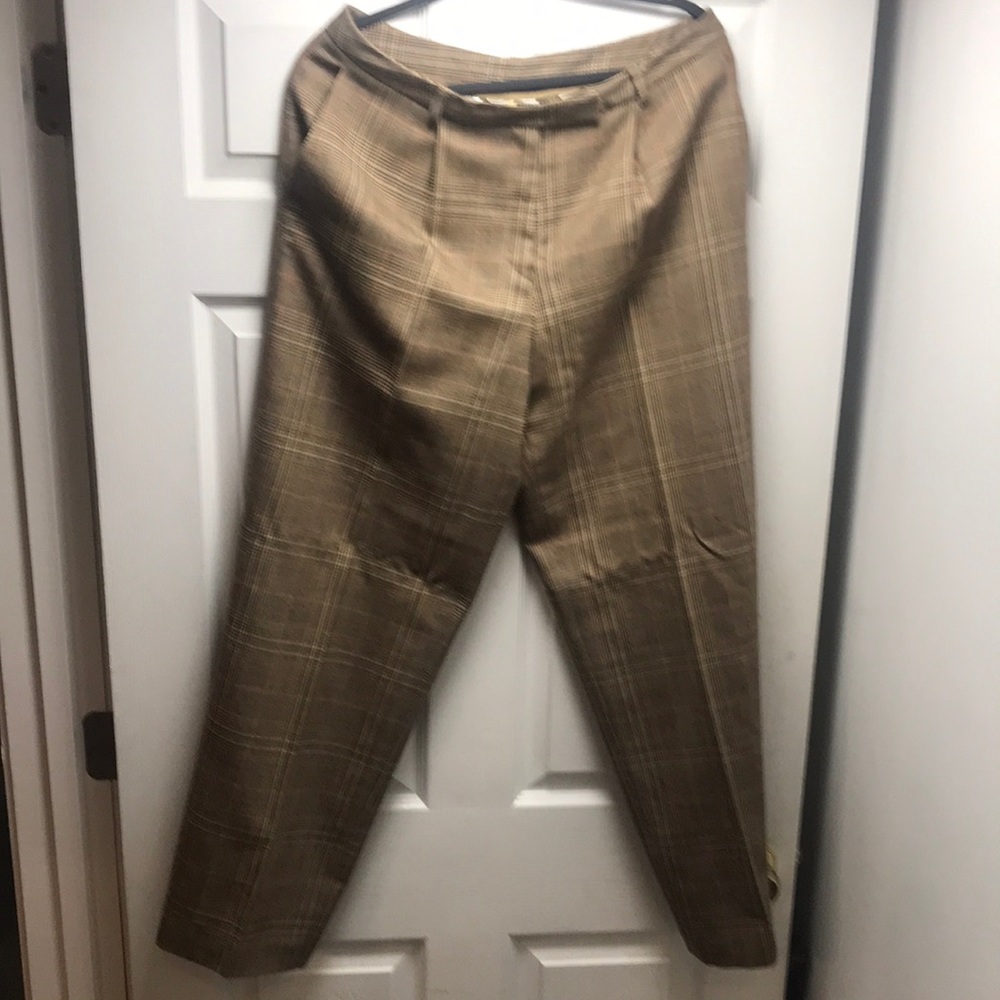 Talbot Women’s 100% wool pant.